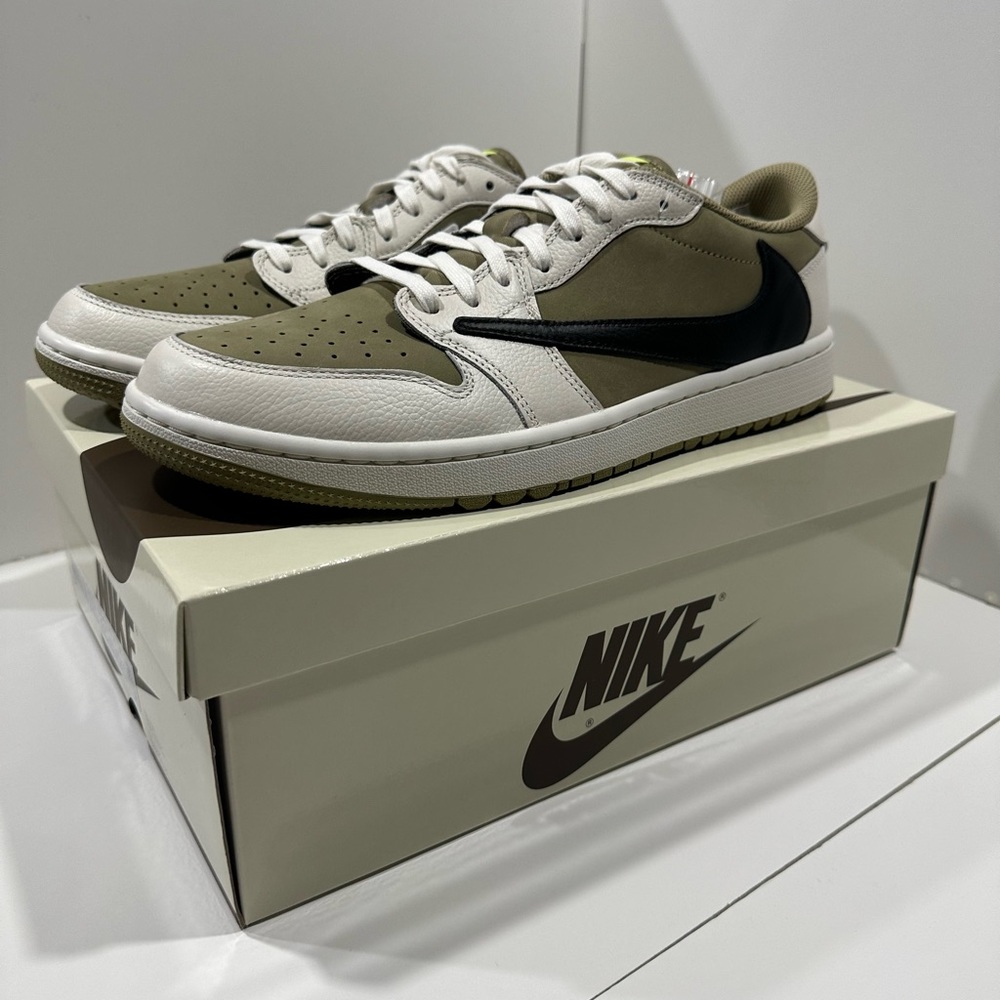 Travis Scott Jordan 1 low golf “neutral olive” size 11.5 Deadstock OG alll